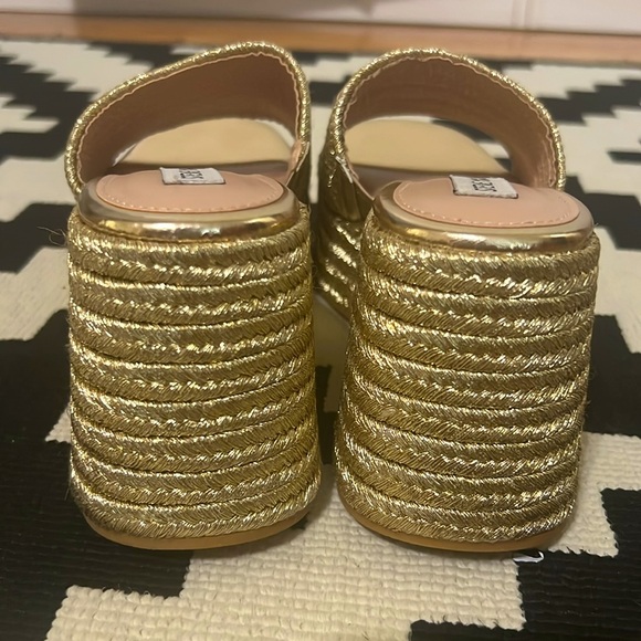 Steve Madden Realize Espadrille Platform Sandals Metallic Gold - Picture 6 of 8